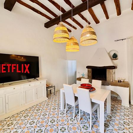 B&B Villa Pomelia, Villa nel corso di Santa Marina a 50 mt dal mare Santa Marina Salina Esterno foto